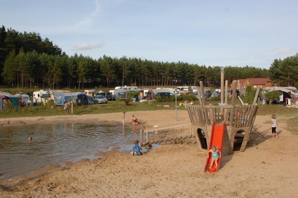 Camping-Und Ferienpark Havelberge Gross Quassow 客房 照片
